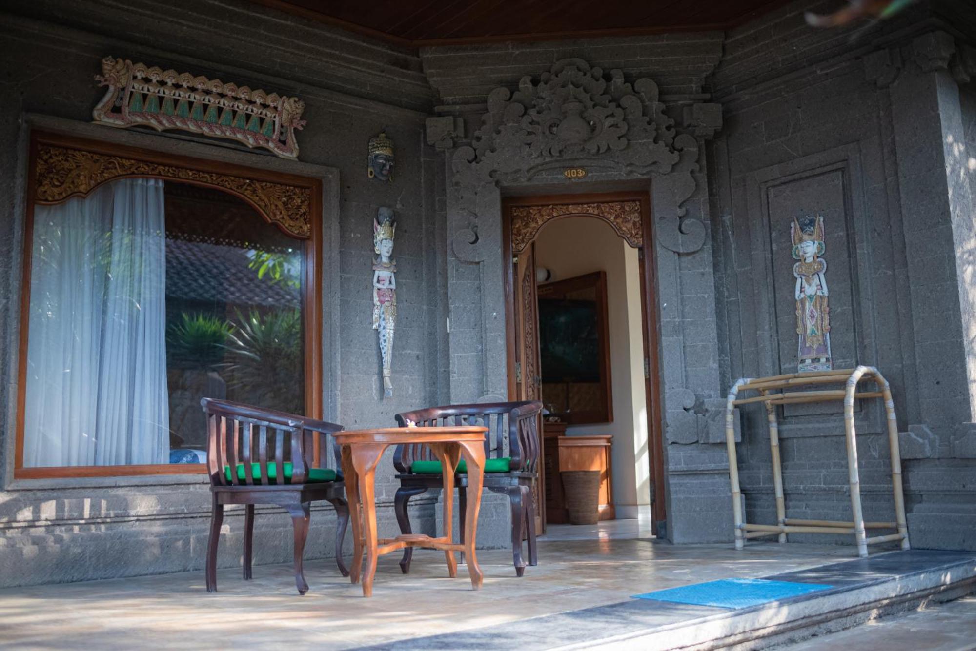 Bungalow Geringsing Candi Dasa  Luaran gambar